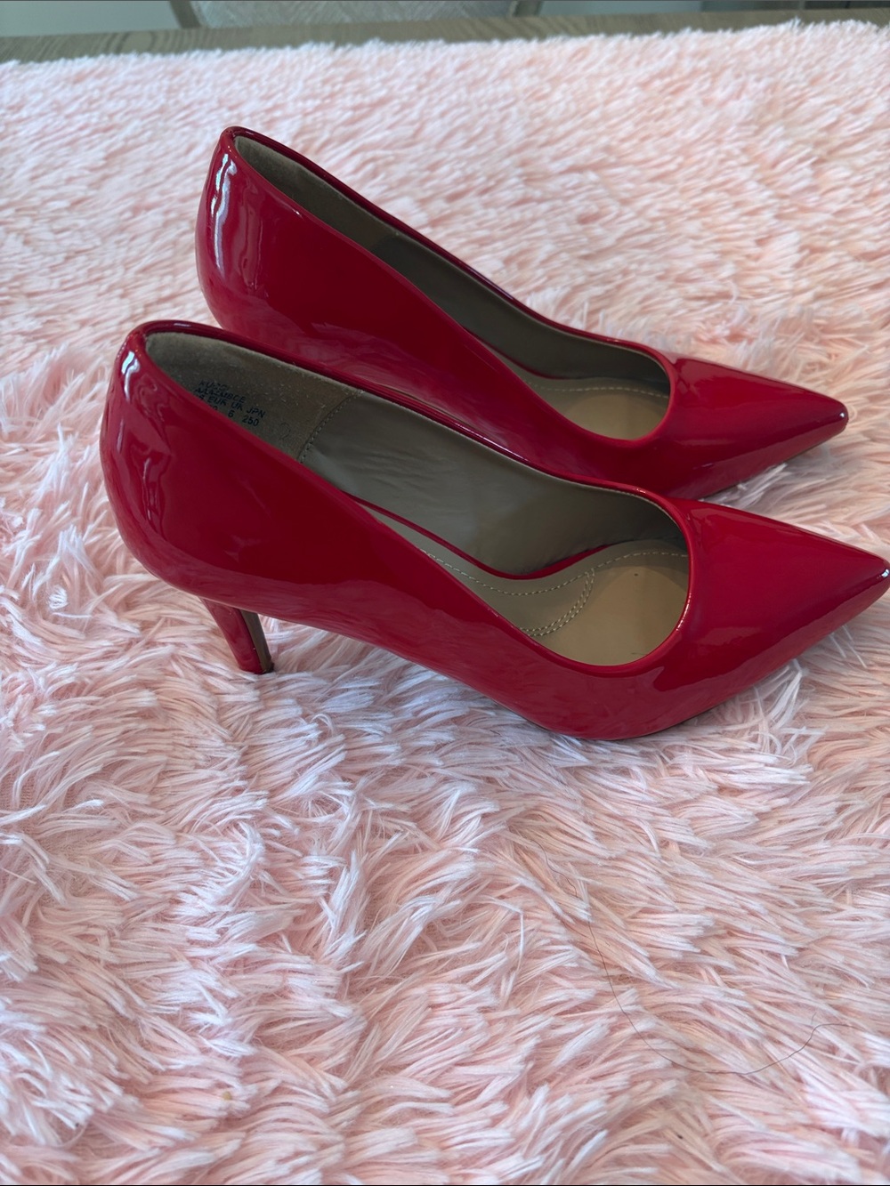Red Patent Pointed-Toe Heels Dream Pairs - Picture 8 of 8